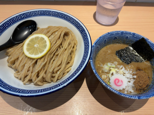 「つけ麺中　1050円」@狼煙 浦和店の写真