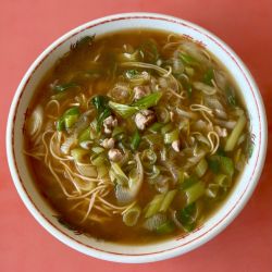 珍逹そば大盛ネギ増し(1000+100)