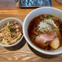 鶏醤油らぁ麺
