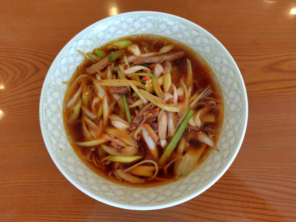 「細切りチャーシューと松茸入りねぎそば1200円（期間限定）」@チャイナテーブルの写真