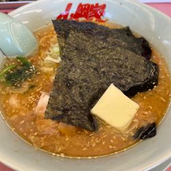特製味噌ラーメン 830円 バター 80円 コロチャー