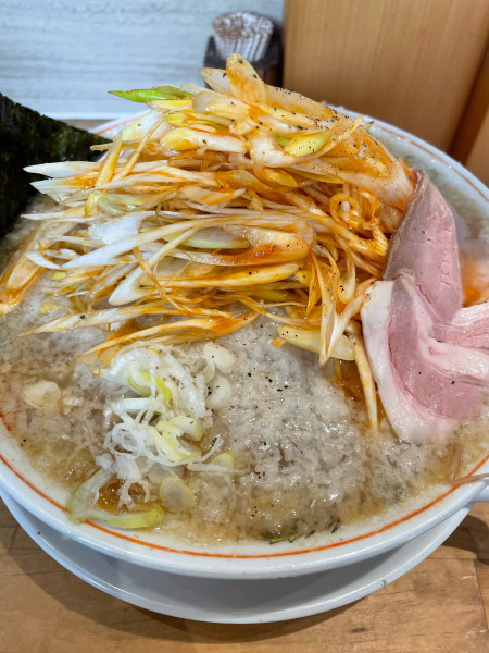 「背脂ネギラーメン 大盛 大チャッチャ 辛ネギ」@背脂ラーメン チャッチャ亭の写真