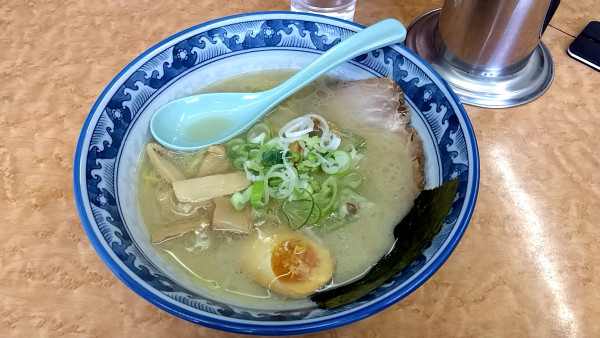 「塩ラーメン（８５０円）」@まるむらうめんの写真