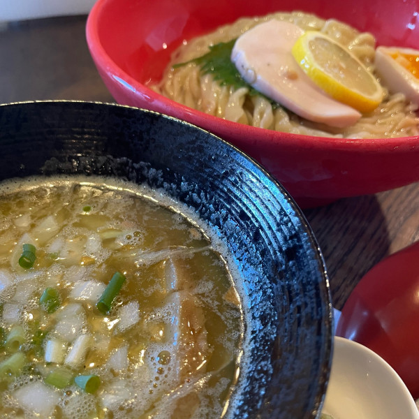 「昆布水手打ちつけ麺（熟成醤油）1,250円」@ラーメン厨房 ぽれぽれの写真