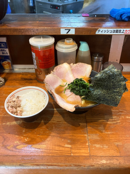 「チャーシュー麺とライス　1450円」@末廣家の写真