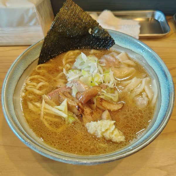 「ワンタン生姜醤油ラーメン」@ラーメンパーク あずーるの写真
