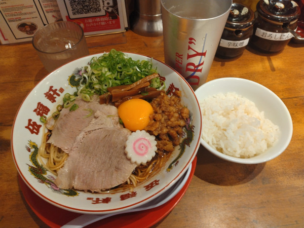 「黒背脂油そば¥890+生ビール¥580-」@東京背脂黒醤油ラーメン 伍福軒 大宮店の写真
