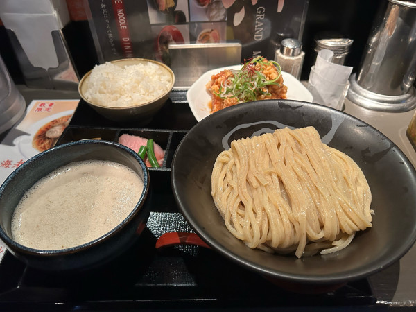 「鶏とろみつけ麺＋油淋鶏」@麺屋 甚八の写真
