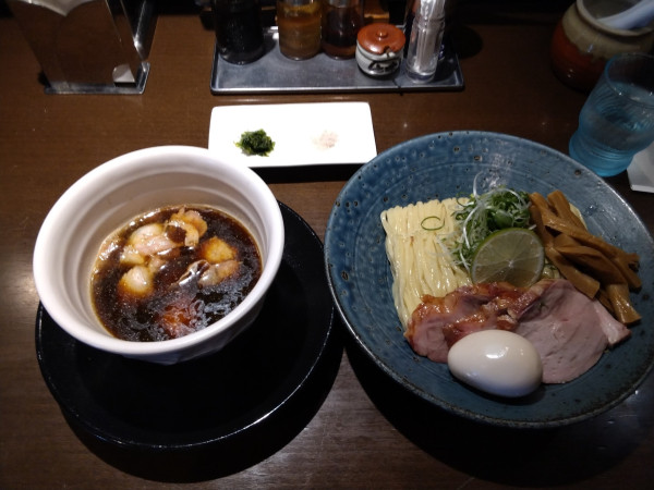 「特上つけ蕎麦（醤油）1550円+麺100ｇ増し(100円)」@麺や 虎徹の写真