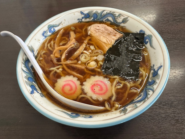 「支那そば（並盛）700円」@伊勢屋の写真