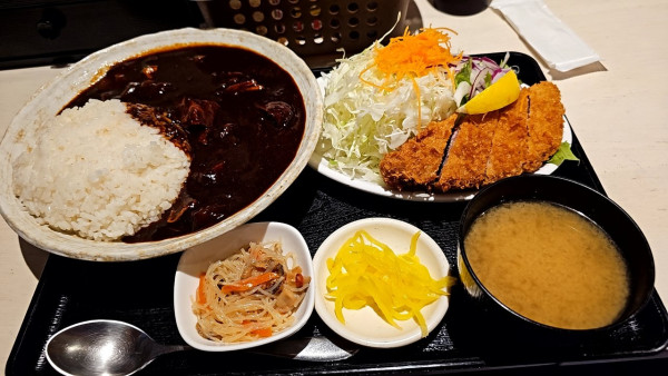 「カツ別盛りカツカレー大盛り 1,300円」@なかうらわ食堂の写真