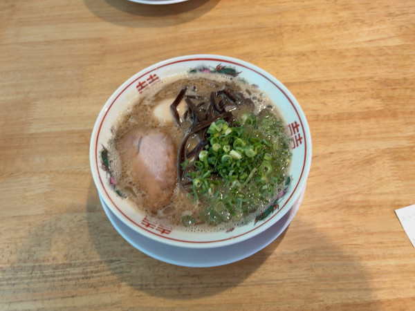 「豚骨ラーメン＋味玉＋替玉」@てっちゃんの写真