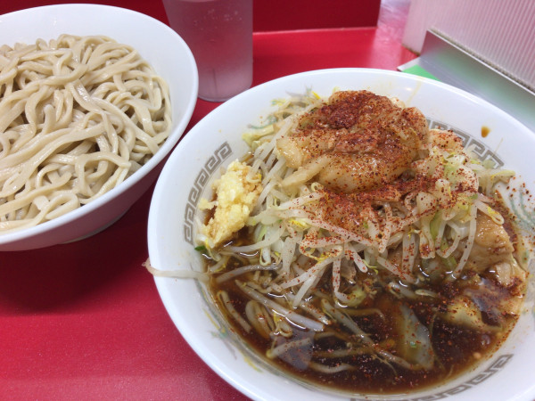 「小つけ麺(ニンニク、アブラ、カラメ、一味唐辛子) 1100円」@ラーメン二郎 越谷店の写真