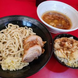 つけ麺　麺半分　ニンニク少しアブラ