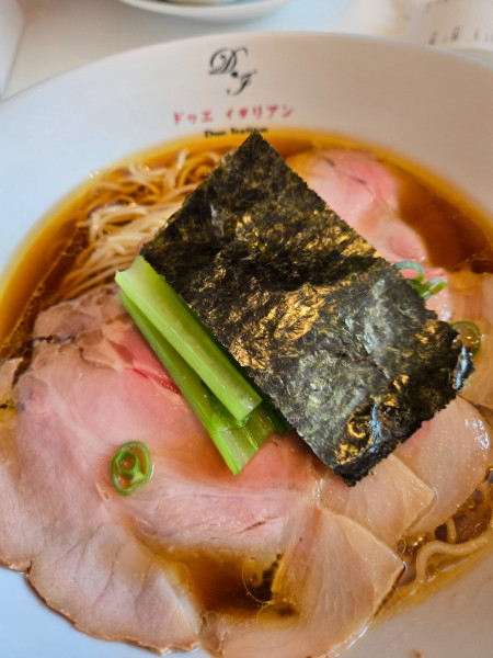 「那須三元豚の醤油チャーシュー麺大盛」@らぁ麺 ドゥエイタリアン 神田秋葉原店の写真