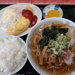 ラーメンライス・オムレツ定食 1080円