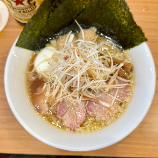 「全部のせ醤油らーめん　醤油専用ネギトッピング」@しののめヌードルの写真