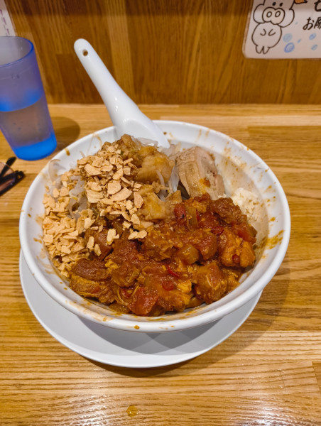 「ガーリックトマトカレー+豚増　1450円」@自家製麺88の写真