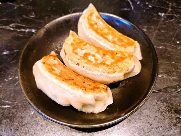 「冷やし中華＋半焼き餃子」@麺王 南柏店の写真