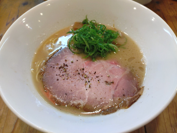 「豚白湯らぁ麺、貝柱替え玉セット」@ろく月の写真