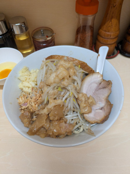 「汁なし（麺少なめ）　ニンニクアブラ」@自家製ラーメン 大者の写真