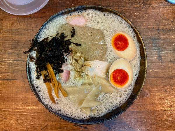 「特製極濃泡煮干し:1,600円、和え玉:200円」@青森煮干鉢銀の写真