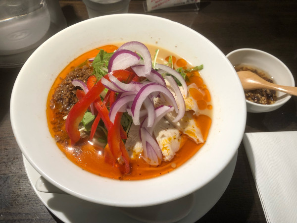 「白胡麻サクサク醤油アーモンド冷やし担々麺（1,600円）」@四川担担麺 阿吽 湯島店の写真