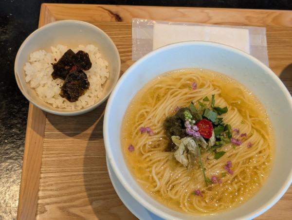 「なにわの羅臼昆布塩出汁そば」@なにわ麺次郎 雅の写真