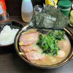 勝鬨ラーメン(1250)　小ライス(120)