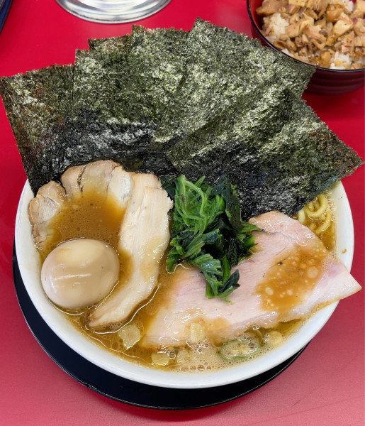 「との丸ラーメン 大盛」@家系ラーメン王道家直伝 との丸家 松飛台店の写真