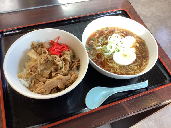 「日替わり定食　900円」@サンキッチンの写真