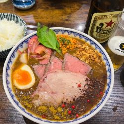 スパイシービーフカレーラーメン＋肩ロースチャーシュー＋ライス
