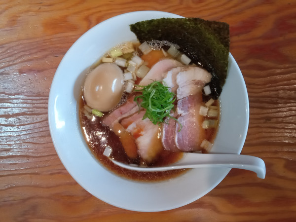 「特製手揉み中華そば（醤油）」@麺や晴心の写真