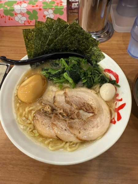「醤油吟得ラーメン」@横浜家系ラーメン 吟家 木更津店の写真