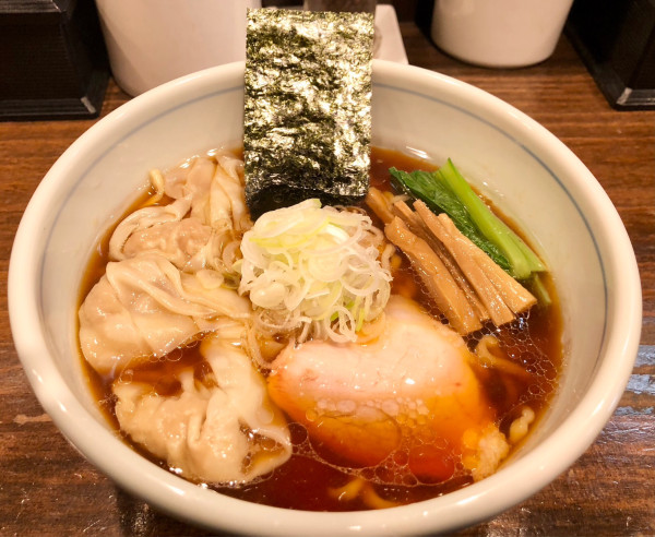 「ワンタン中華そば　醬油　1350円」@櫻井中華そば店の写真