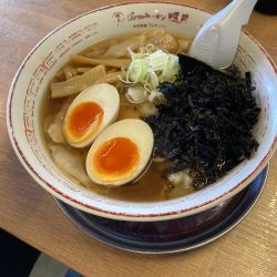 ワンタン麺　細麺　930円