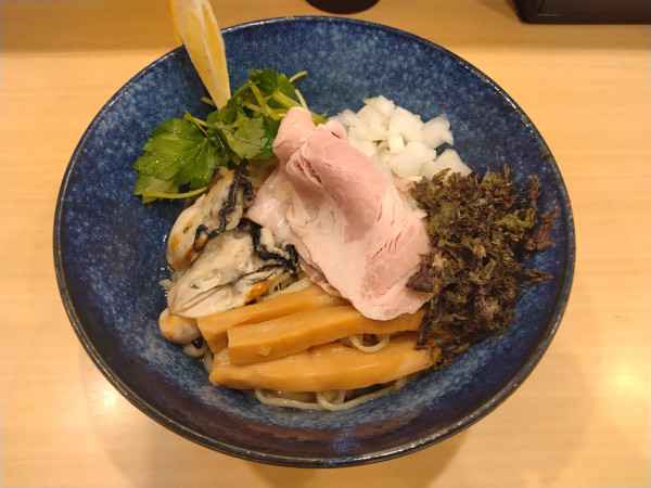 「【限定】牡蠣の冷やし混ぜそば¥11 00-」@中華そばよしかわ 西荻窪店の写真