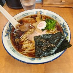 醤油ラーメン 1000円