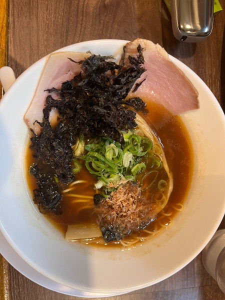 「醤油(小)750円＋岩のり・メンマ150円」@麺屋 誠の写真