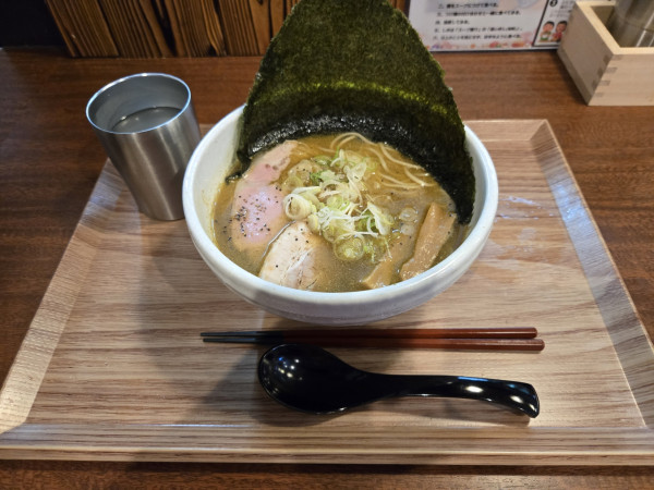 「煮干しそば」@つけ麺 和久楽 豊田美里店の写真