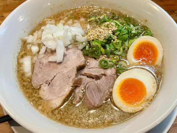 「濃厚魚介ラーメン+スミノフ」@Y's Dining Barの写真