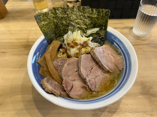「豚骨醤油チャーシューメン大盛り」@自家製麺 和屋の写真