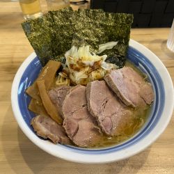 豚骨醤油チャーシューメン大盛り