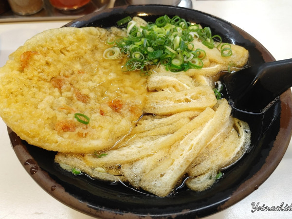 「きざみそば（360円）、天ぷら（120円）」@なんばうどんの写真