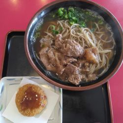 爆盛四天王550円、JAF特典でメンチカツ無料