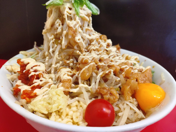 「冷しまぜそば」@用心棒 本号の写真