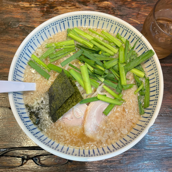 「ハッスル生ニララーメン」@ハッスルラーメンホンマ 日本橋浜町店の写真