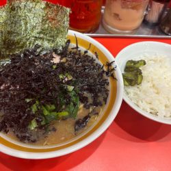 ラーメンかためこいめ岩のり　ライス