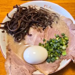 フレッシュ豚骨らーめん　850円