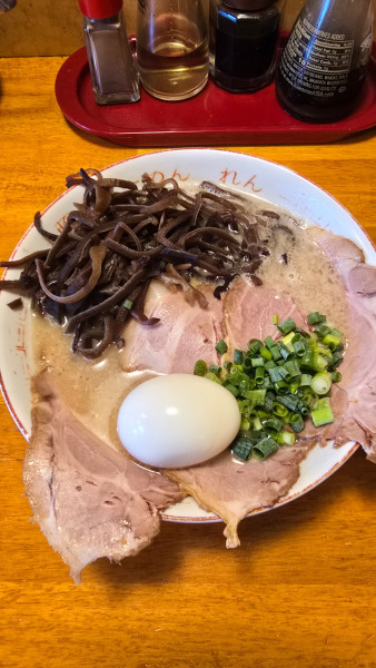 「フレッシュ豚骨らーめん　850円」@豚骨らーめん れんの写真
